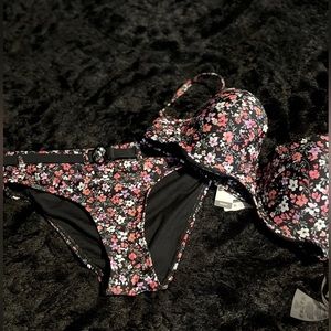 Very cute bikini new with tags